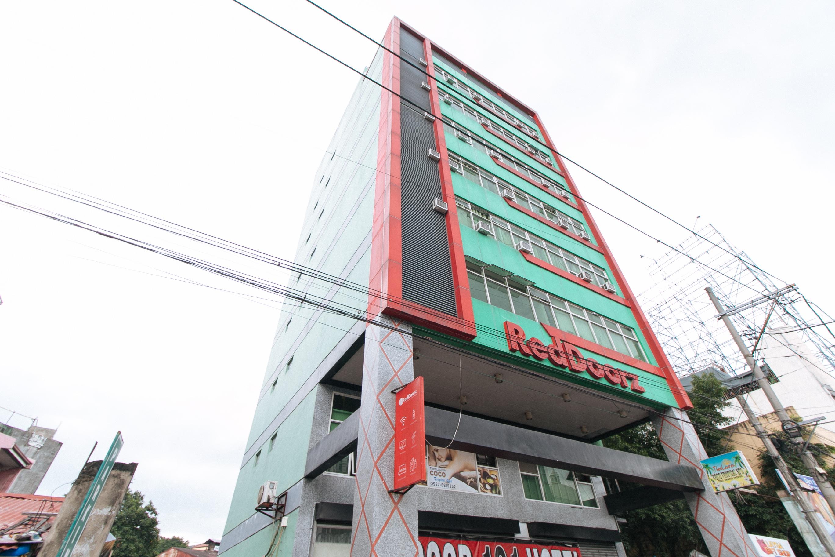 เรดดอร์ซ เนียร์ กียาโปเชิร์ช มะนิลา Hotel ภายนอก รูปภาพ