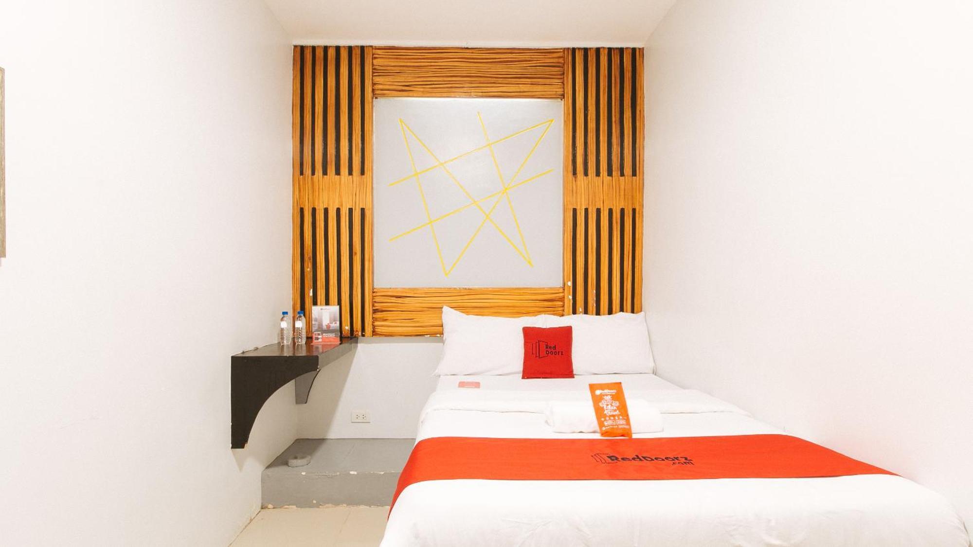 เรดดอร์ซ เนียร์ กียาโปเชิร์ช มะนิลา Hotel ภายนอก รูปภาพ